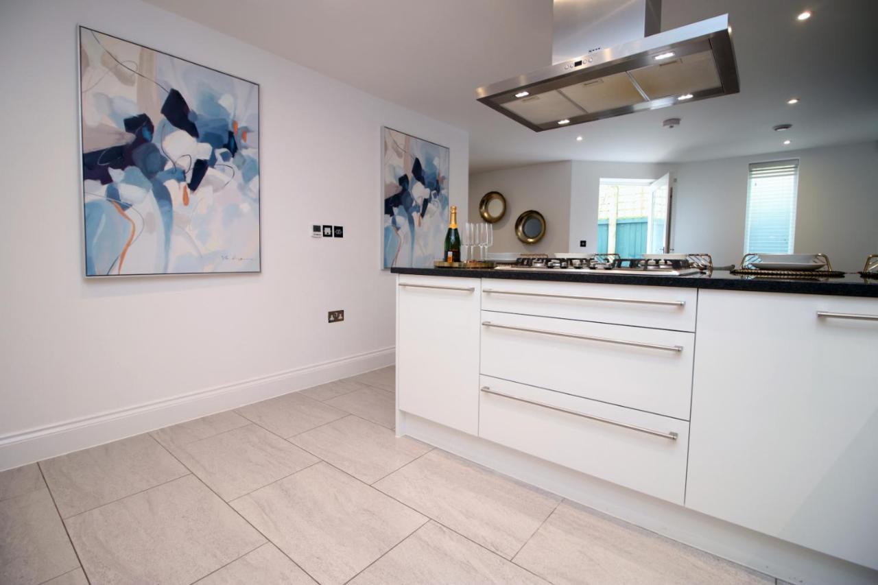 Bath Luxury City Centre 4 Bedroom Townhouse, Sleeps 8, Easy Parking, Private Courtyard Garden, By Empower Homes Exterior photo